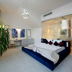 Karoly Corner Residences Apartment
