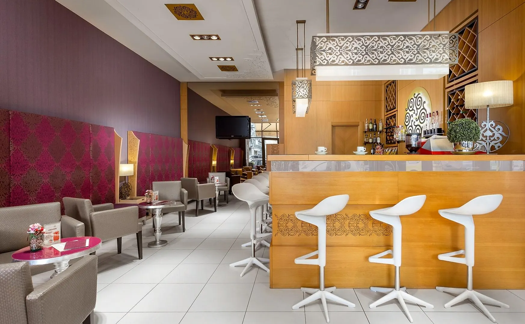 Marmara Hotel Budapeste 4*,  Hungria