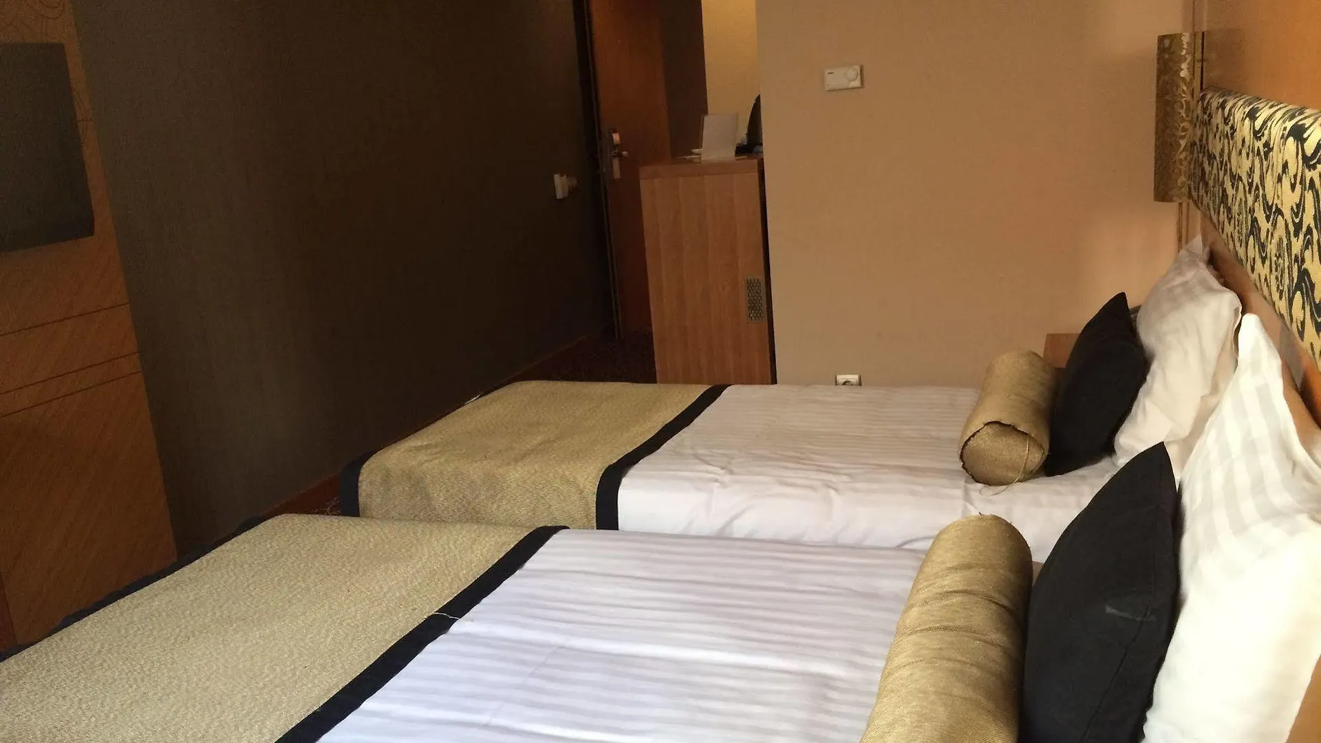 Marmara Hotel Budapeste 4*,  Hungria